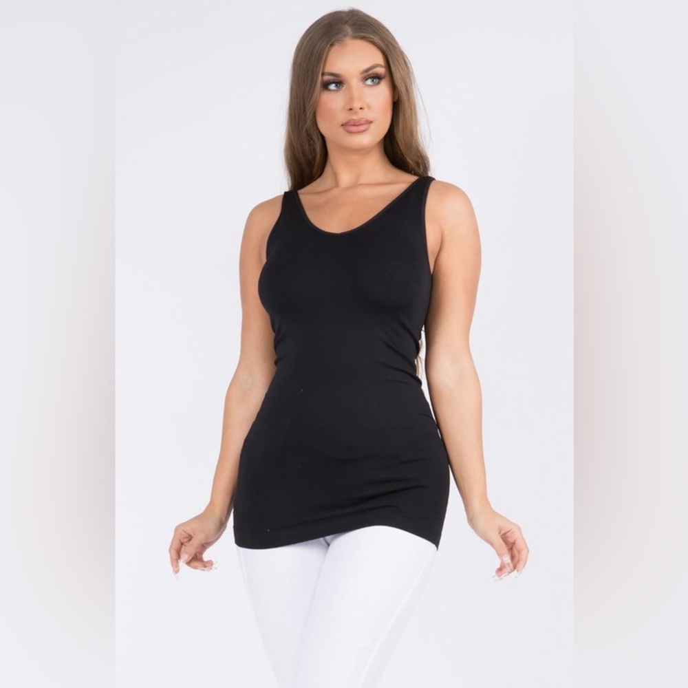 Everyday Scoop Neck Tank Top - Black